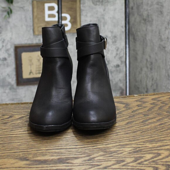 Style & Co. Goring Buckle Accent Cushioned Laleen Round Toe Block Heel Black 7M - Picture 3 of 9